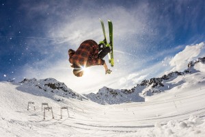 开云体育平台APP-年度焦点之战之夜，当世界屏息，杰伦格林从暗影中站成光