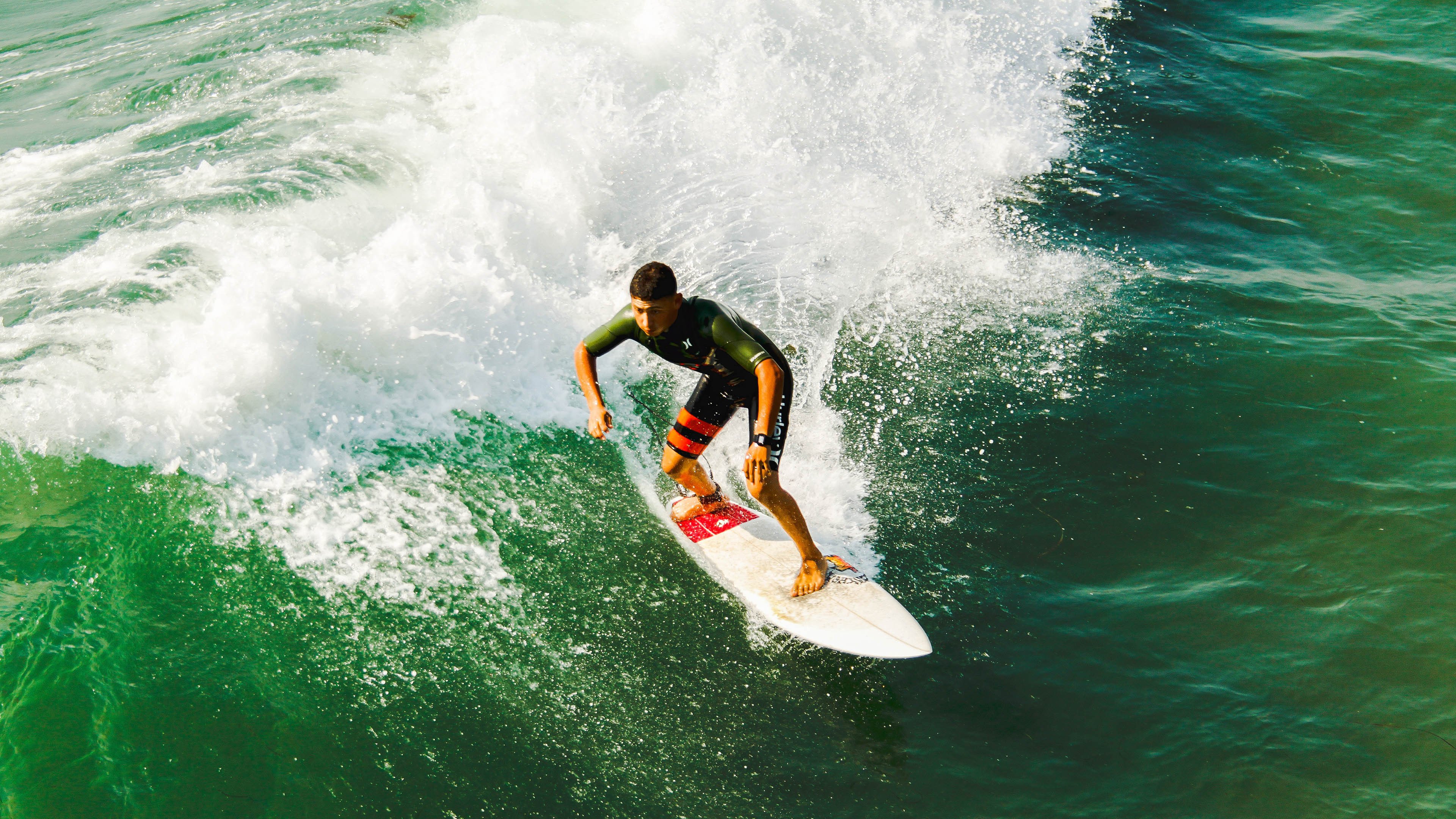 广东队强势拿下灰熊，贝恩成为关键先生