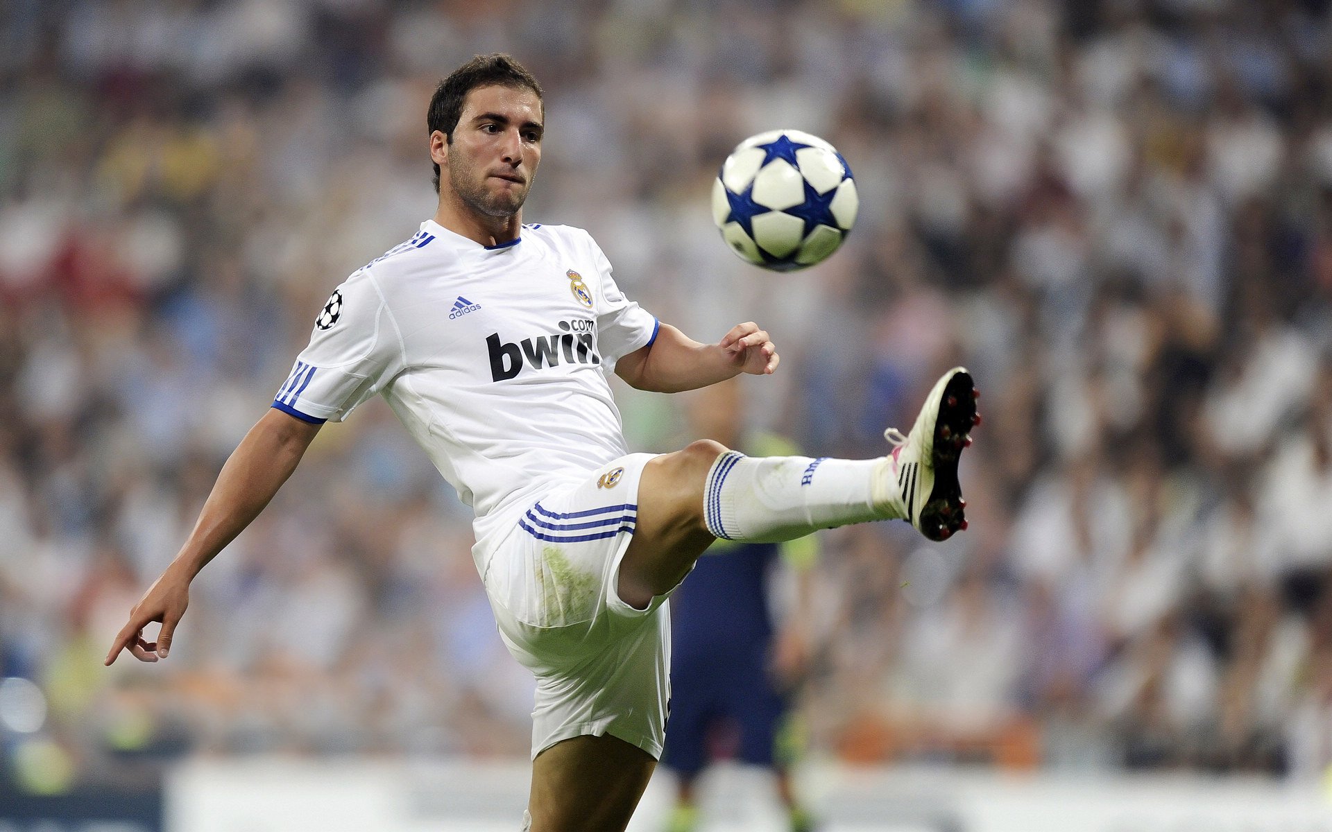 马刺击溃老鹰，一场决定性的季后赛抢七焦点战