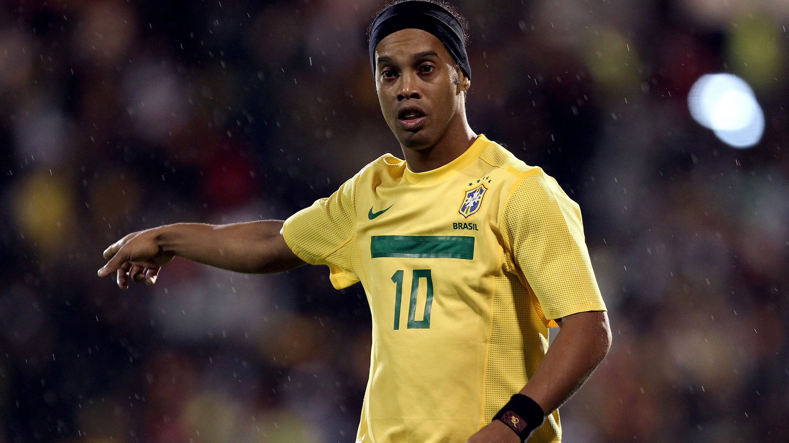铁壁铸就奇迹,库尔图瓦神勇救主,哥伦比亚进攻风暴席卷阿联酋